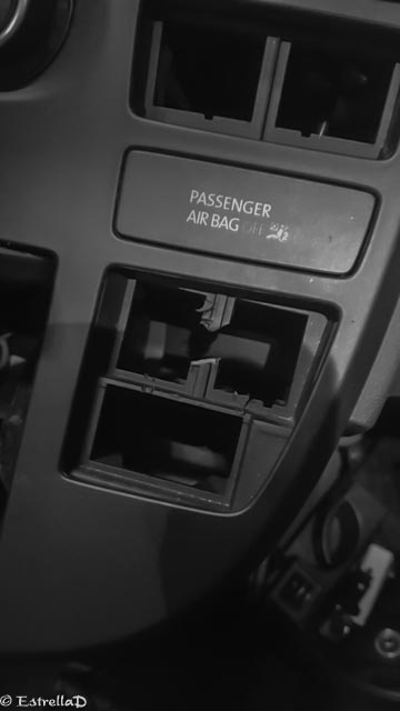 Bushack #1 USB-Steckdose im Cockpit einbauen - Travel Smarter